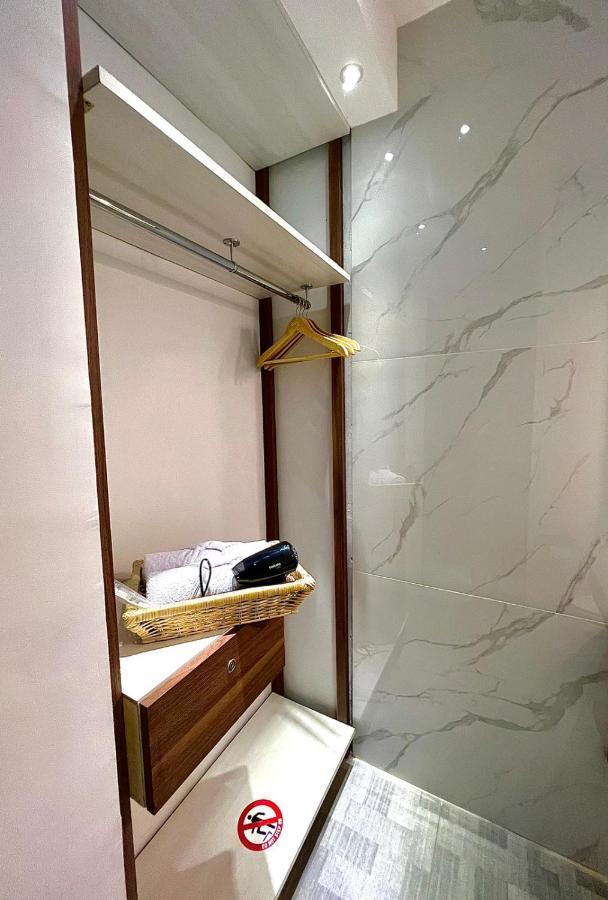 Batam Oxy Suites G-03 At Shop House Meisterstadt Pollux Habibie المظهر الخارجي الصورة