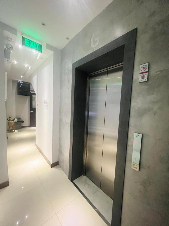 Batam Oxy Suites G-03 At Shop House Meisterstadt Pollux Habibie المظهر الخارجي الصورة